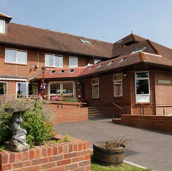 David Gresham House | 2 Oak Cl, Oxted RH8 0BA, UK | Phone: 01883 715948