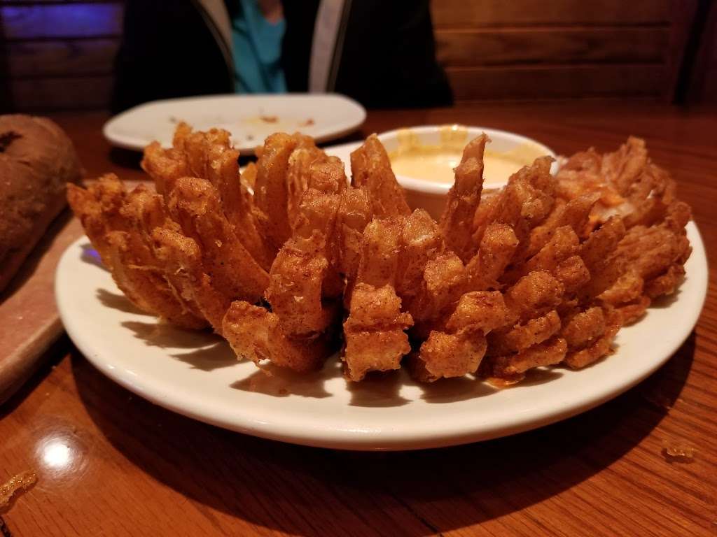 Outback Steakhouse | 216 E Golf Rd, Schaumburg, IL 60173, USA | Phone: (847) 843-8884