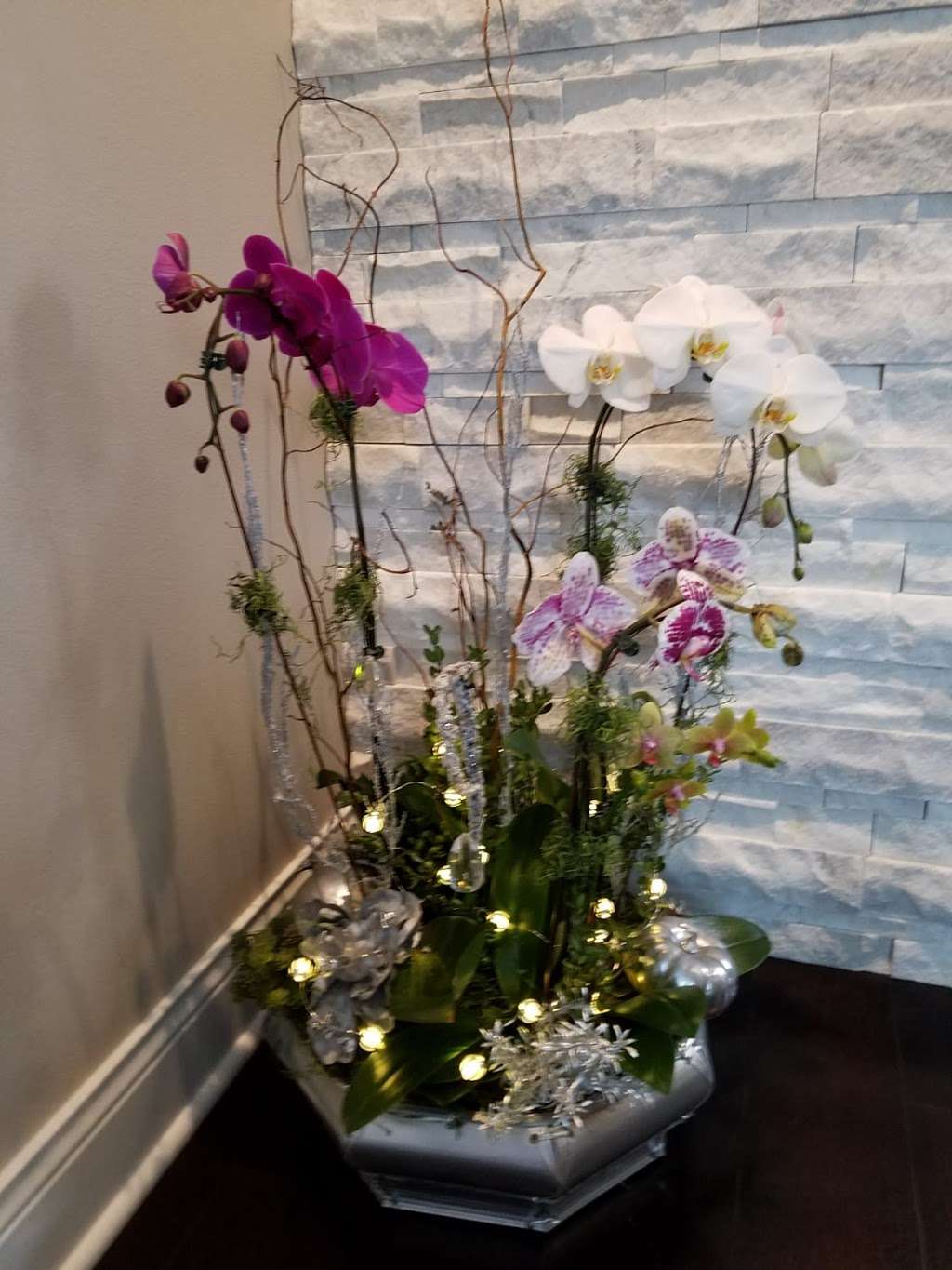 Flowers & More | Willowbrook, IL 60527 | Phone: (630) 325-2350