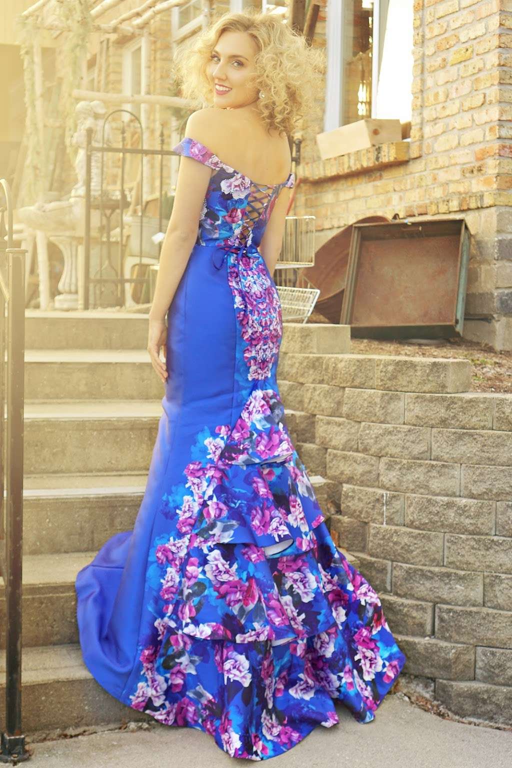 The Prom Shoppe | 27 Main St, Oswego, IL 60543, USA | Phone: (630) 554-3265