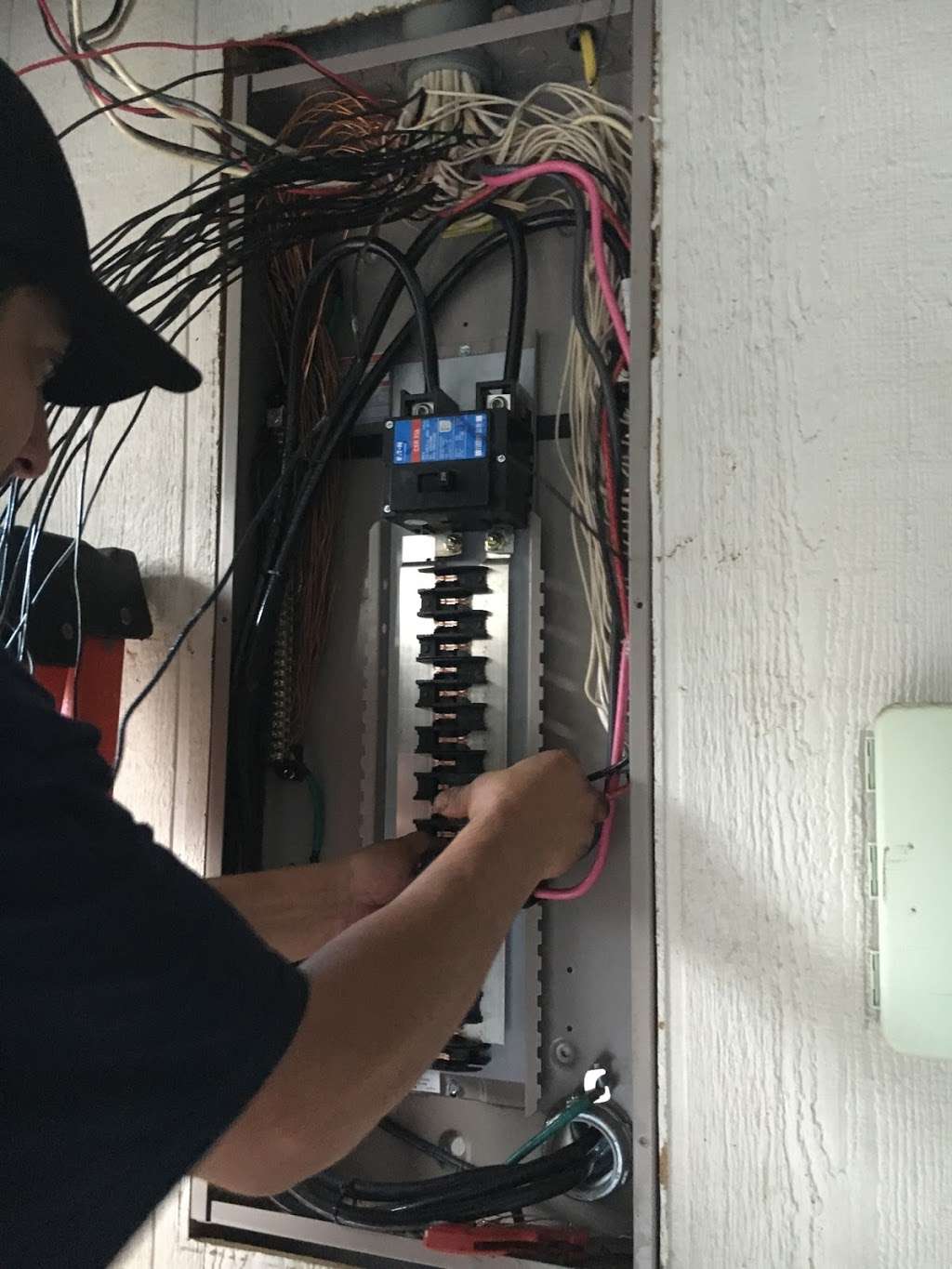 Voltex Electrical Services LLC: Electricians in Houston, TX | 9218 Grannis St, Houston, TX 77075 | Phone: (832) 707-6180