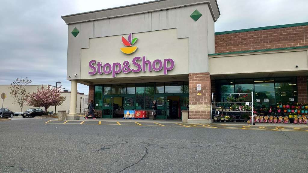 Stop & Shop | 665 American Legion Dr, Teaneck, NJ 07666, USA | Phone: (201) 287-9400