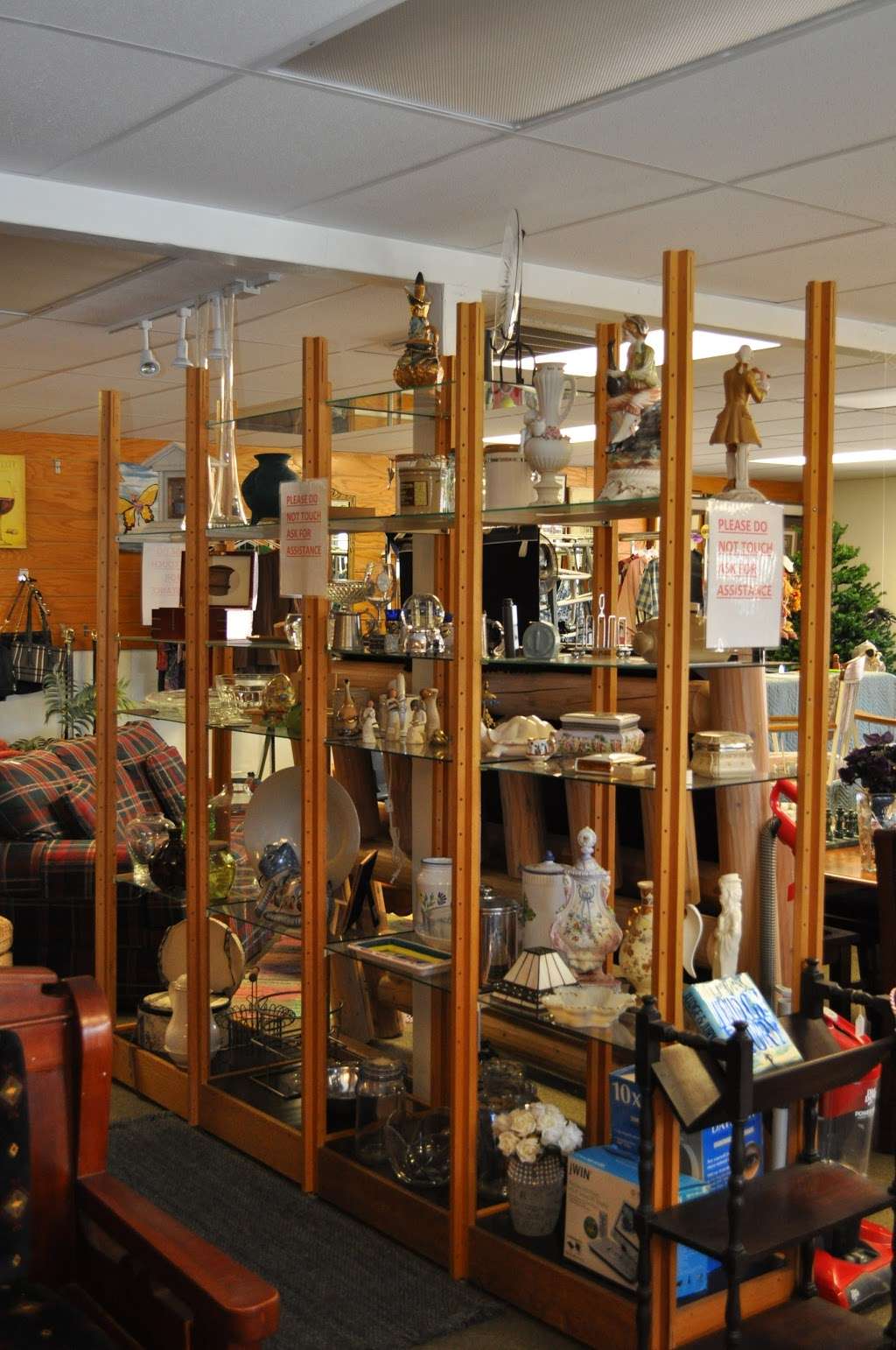 Classic Furniture Resale | 13416 N Cave Creek Rd, Phoenix, AZ 85022, USA | Phone: (602) 404-7979