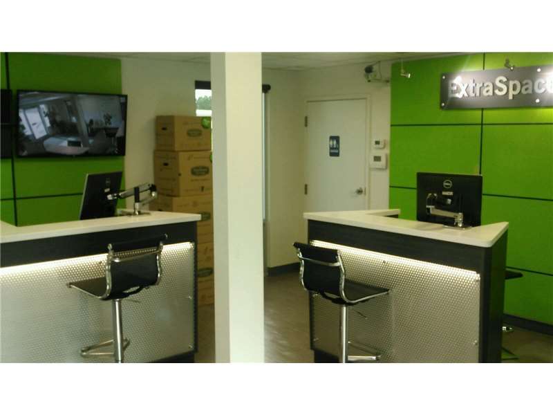 Extra Space Storage | 1108 18th St NE, Hickory, NC 28601, USA | Phone: (828) 324-1414