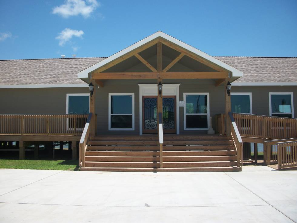 Gulf Coast 5 Star RV Resort | 2501 FM523, Oyster Creek, TX 77541, USA | Phone: (979) 230-6199