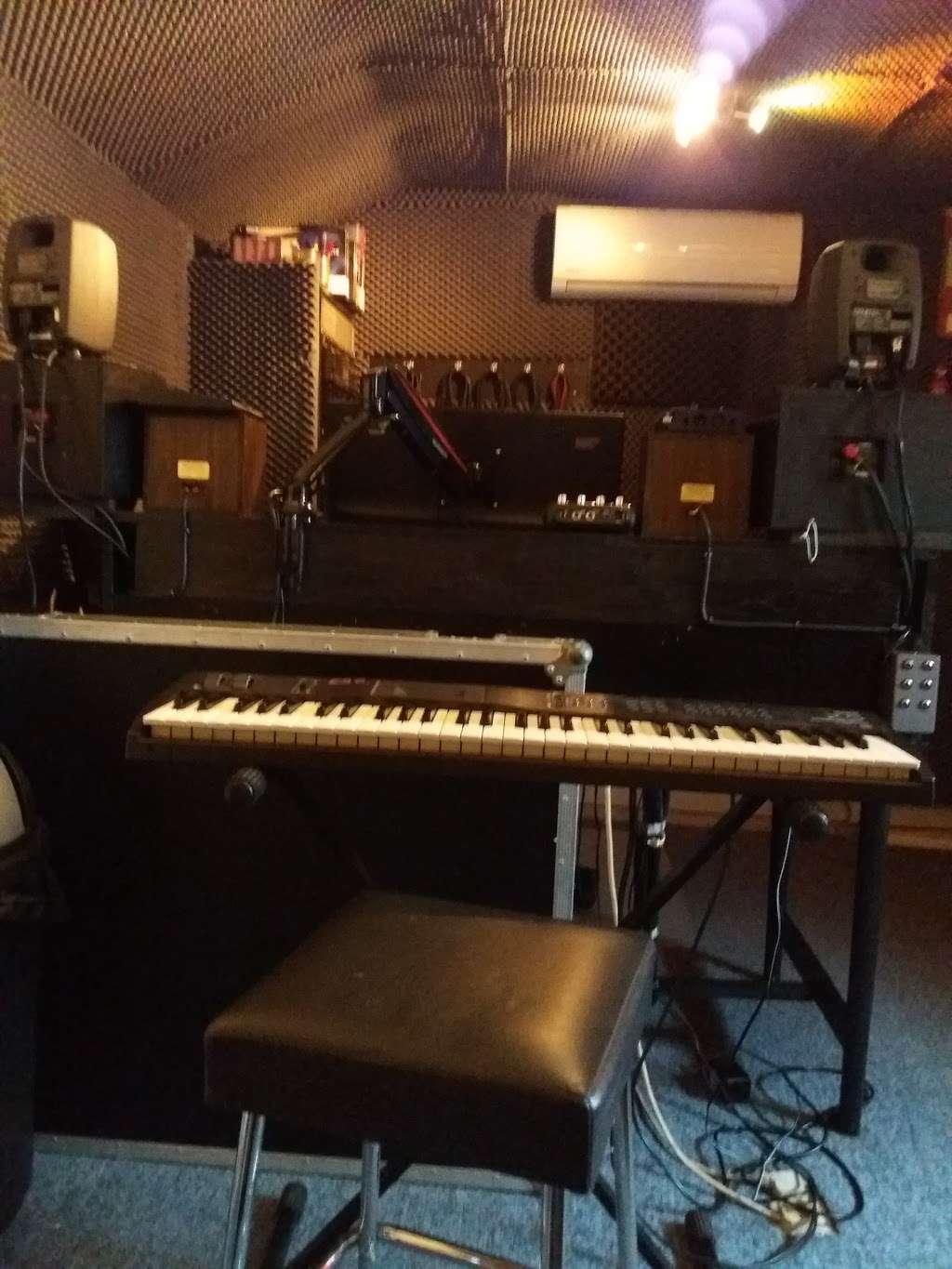 Panther Studios | 5 Doods Rd, Reigate RH2 0NT, UK | Phone: 07775 626009