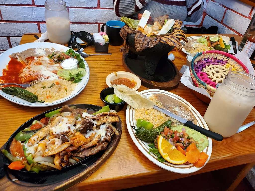 La Parrilla Guacamole Grill | 10922 Beach Blvd, Stanton, CA 90680, USA | Phone: (714) 226-0523