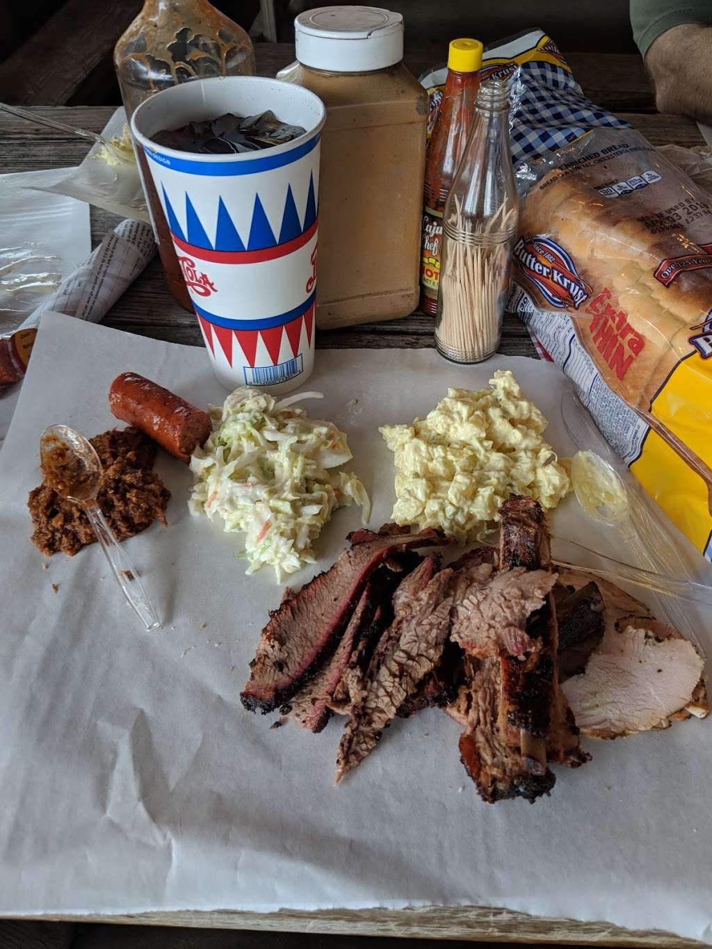 Rudys "Country Store" and Bar-B-Q | 10623 Westover Hills Blvd, San Antonio, TX 78251, USA | Phone: (210) 653-7839