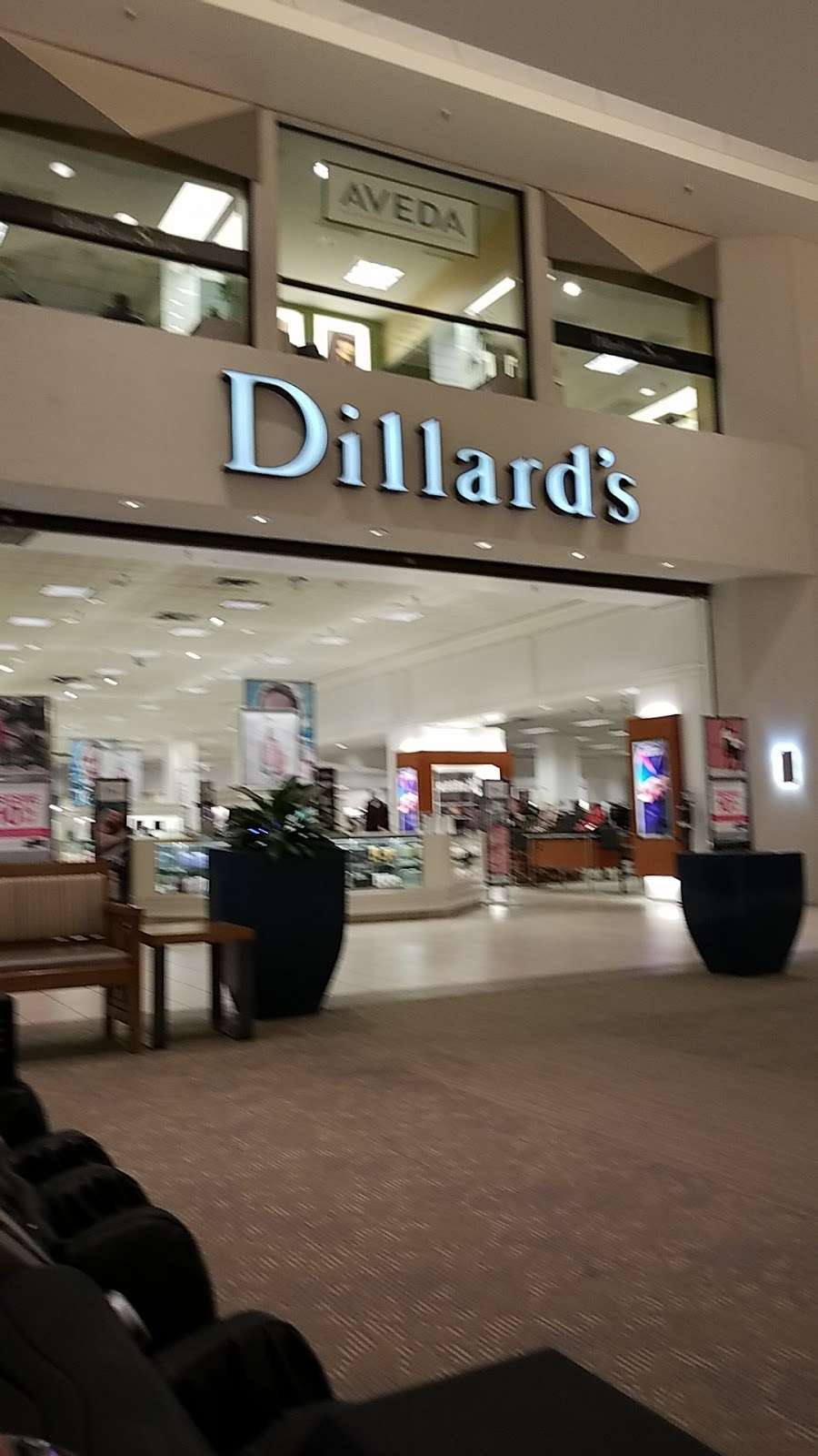 Dillards | 1700 W International Speedway Blvd, Daytona Beach, FL 32114 | Phone: (386) 255-8161