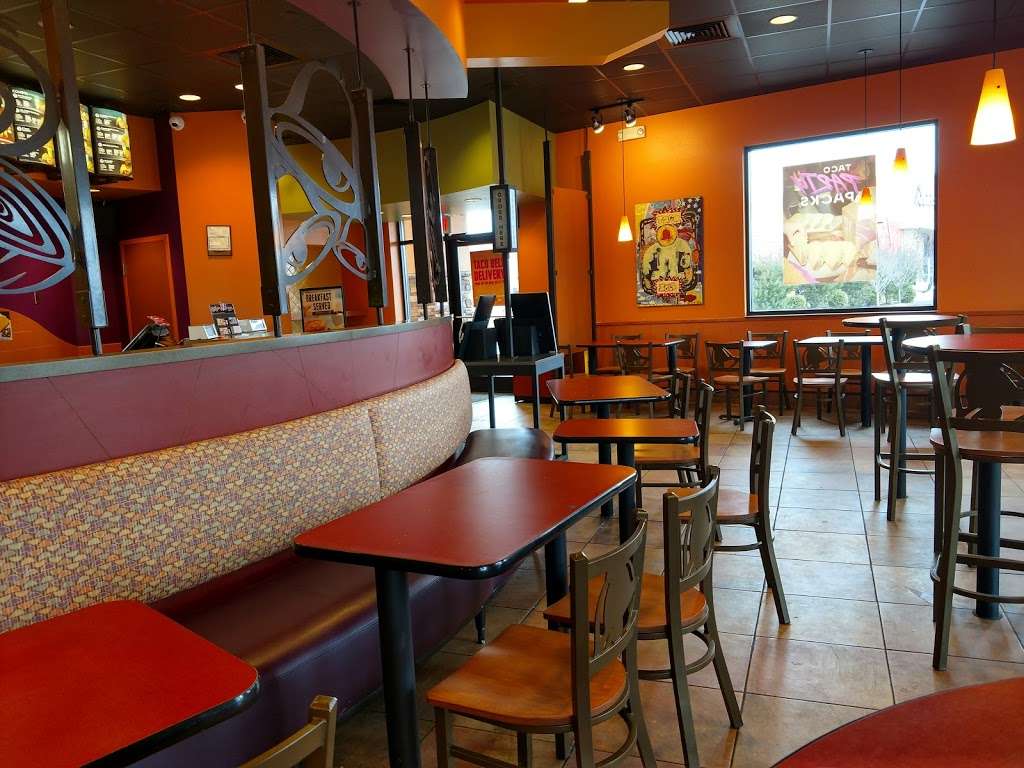 Taco Bell | 11740 N, US-31, Edinburgh, IN 46124, USA | Phone: (812) 526-5326