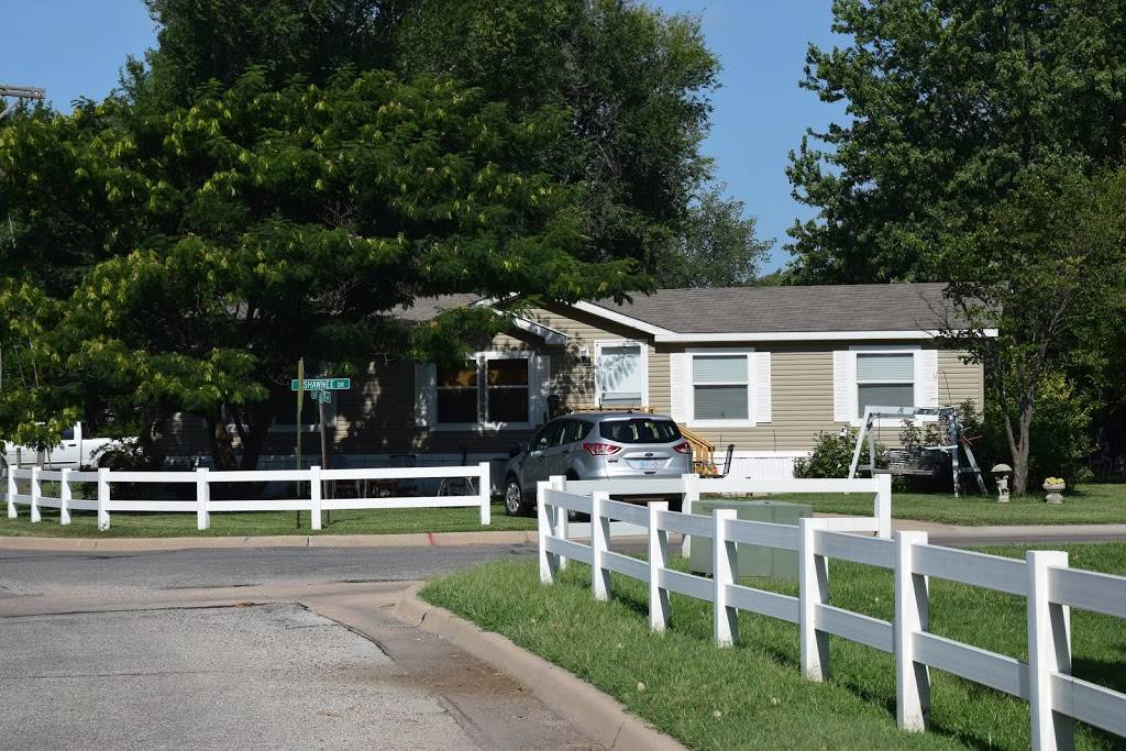 Chisholm Creek Manufactured Home Community | 501 E 63rd St N, Park City, KS 67219, USA | Phone: (316) 744-3703