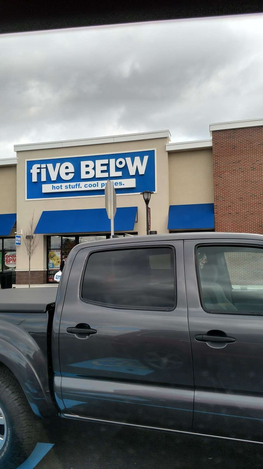Five Below | 833 N Krocks Rd, Allentown, PA 18106, USA | Phone: (610) 366-1682