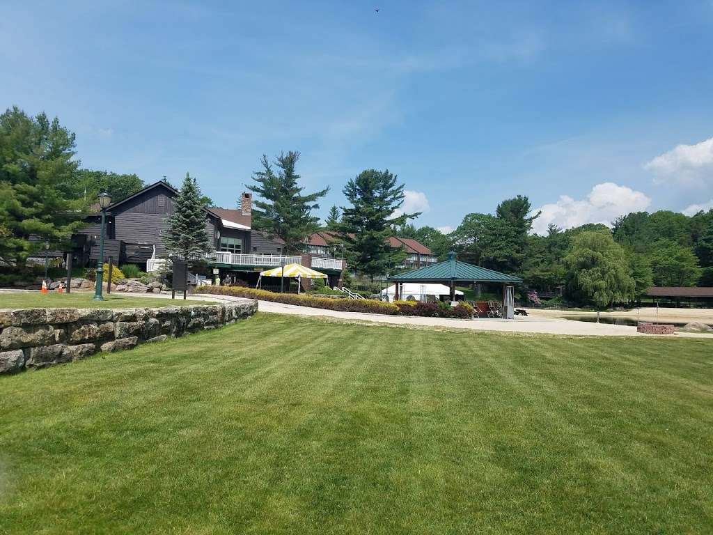 Split Rock Lodge | 1 Lake Drive, Lake Harmony, PA 18624 | Phone: (570) 722-9111