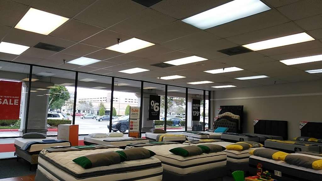 Mattress Firm Sugar Land | 2685 Town Center Blvd N, Sugar Land, TX 77479, USA | Phone: (281) 277-1717