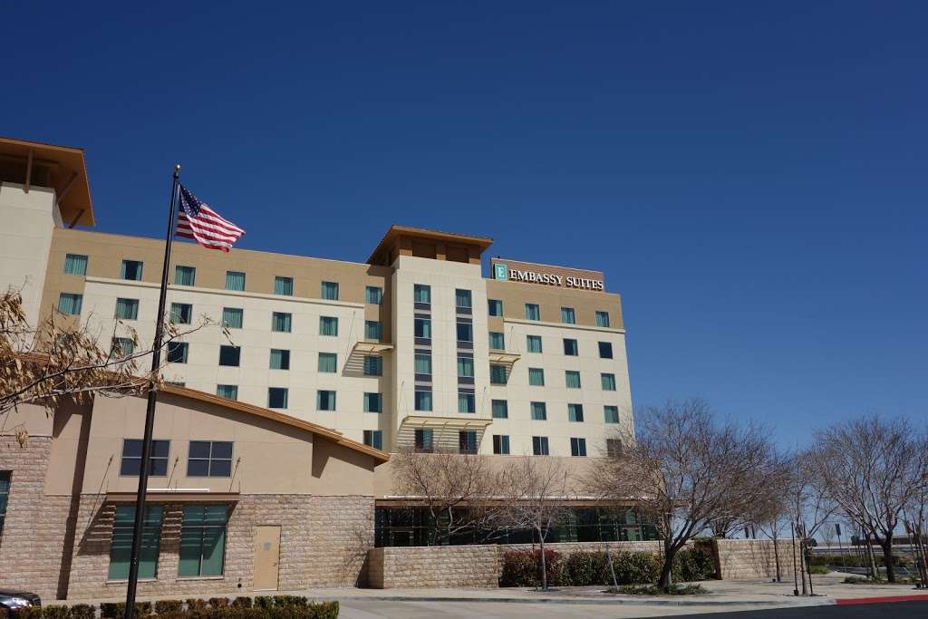 Embassy Suites by Hilton Palmdale | 39375 5th St W, Palmdale, CA 93551, USA | Phone: (661) 266-3756