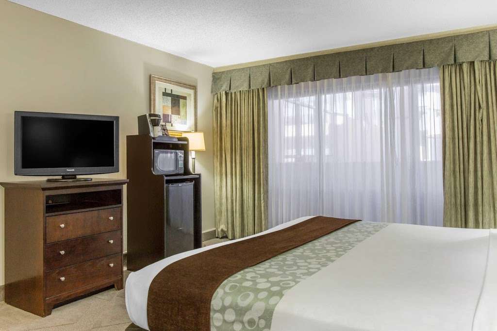 Clarion Hotel Orlando International Airport | 3835 McCoy Rd Building A, Orlando, FL 32812, USA | Phone: (407) 845-0900