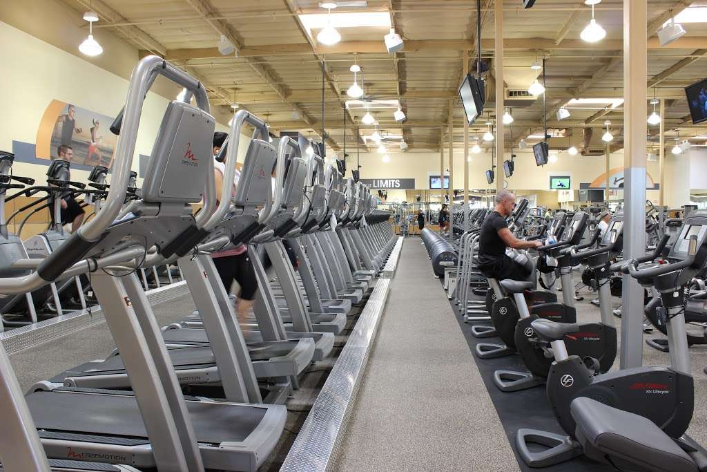 24 Hour Fitness | 6345 Commerce Blvd, Rohnert Park, CA 94928, USA | Phone: (707) 536-0048