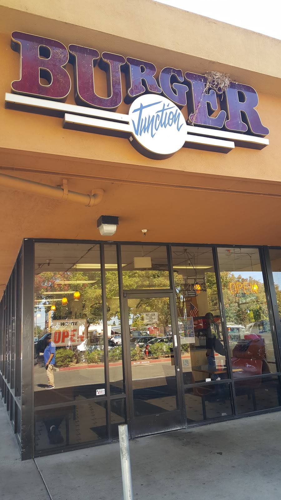 Burger Junction | 7900 Florin Rd # 5, Sacramento, CA 95828, USA | Phone: (916) 393-4420