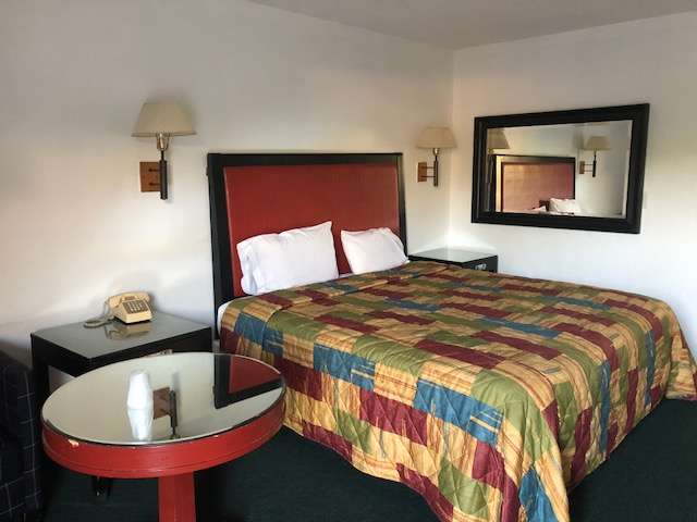 Royale Inn Motel | 8118 Norwalk Blvd, Whittier, CA 90606 | Phone: (562) 692-9546