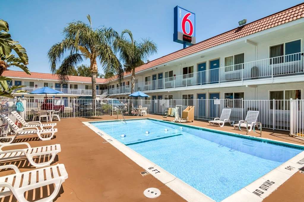 Motel 6 Los Angeles - Van Nuys - North Hills | 15711 Roscoe Blvd, North Hills, CA 91343, USA | Phone: (818) 894-9341