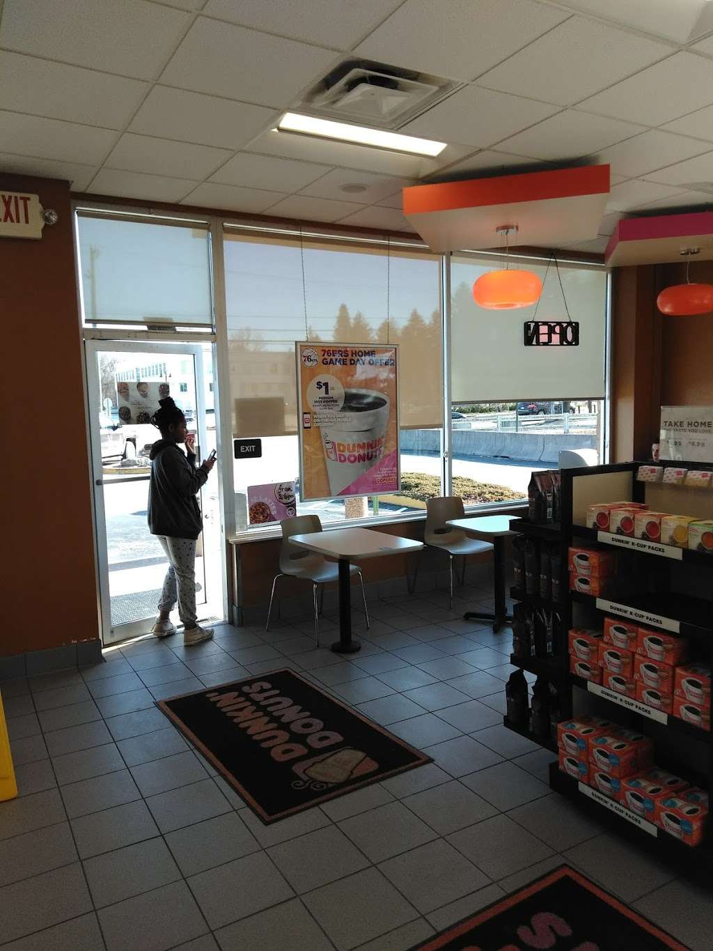 Dunkin Donuts | 881 W Butler Ave, Ambler, PA 19002, USA | Phone: (215) 643-4647