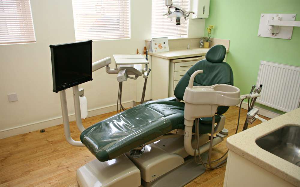 Crofts Dental Practice | 2 St Johns Rd, Epping CM16 5DN, UK | Phone: 01992 574004