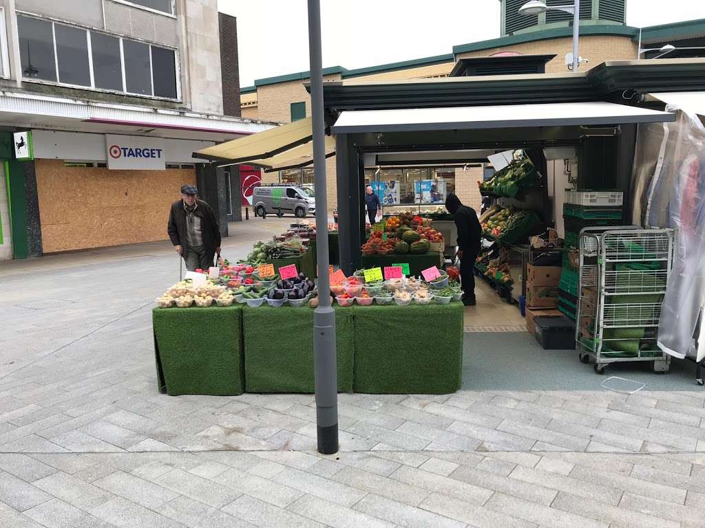 The Fruit And Veg Stall | Unnamed Road, Basildon SS14 1DU, UK