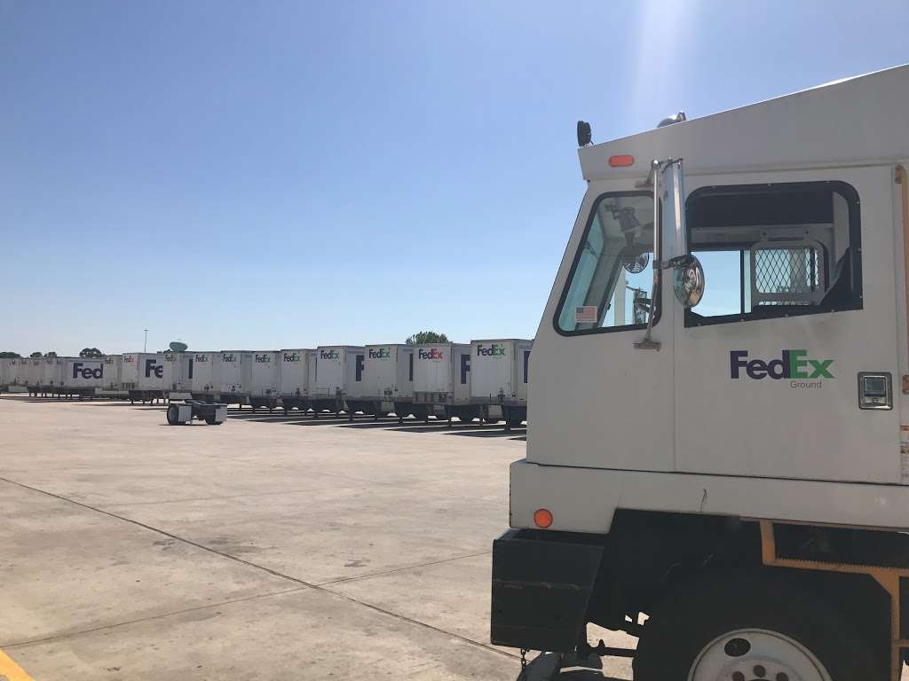 FedEx SmartPost | 1517 Greens Rd, Houston, TX 77032 | Phone: (800) 463-3339