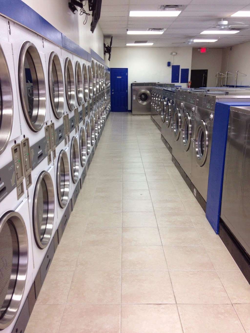 Liberty Laundry LLC | 3240 FL-7, Lauderdale Lakes, FL 33319, USA | Phone: (954) 541-3272