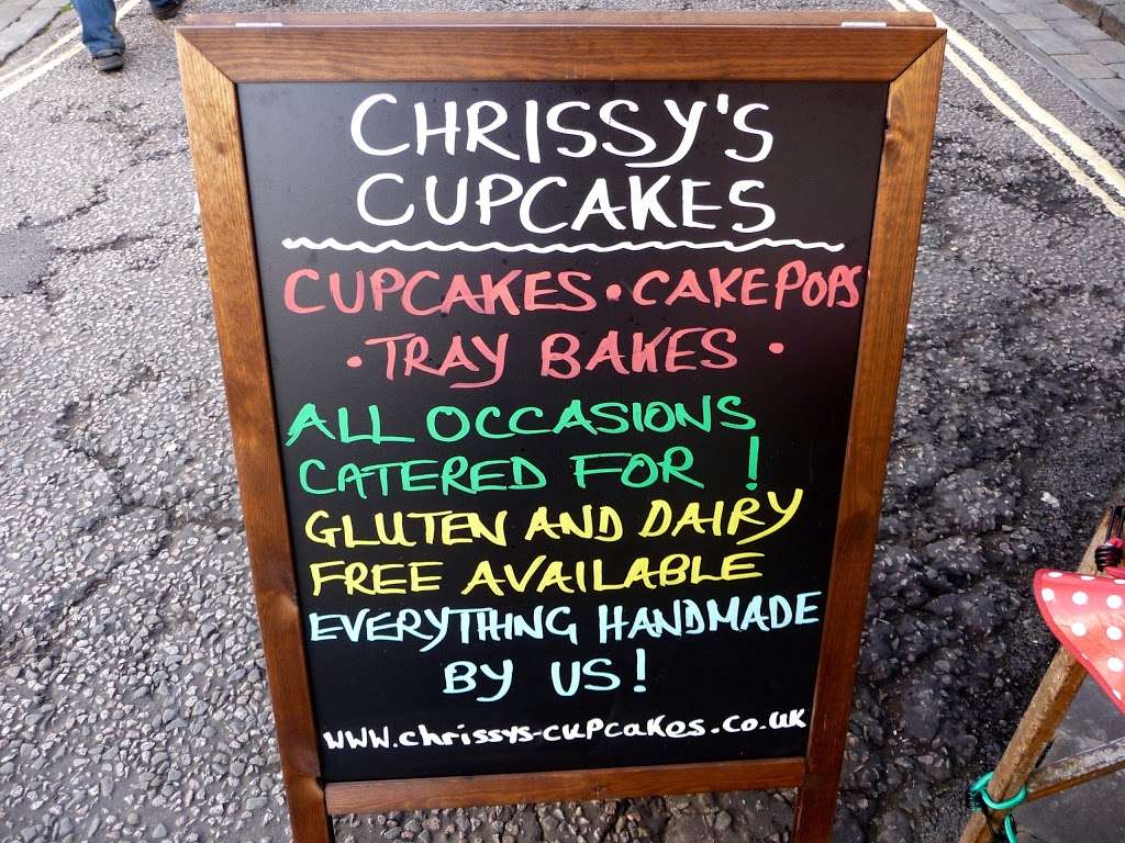 Chrissys Cupcakes, Brownies, Tray Bakes, Cake Pops, Celebration | 29 Great North Rd, Welwyn Garden City AL8 7TJ, UK | Phone: 07954 410446