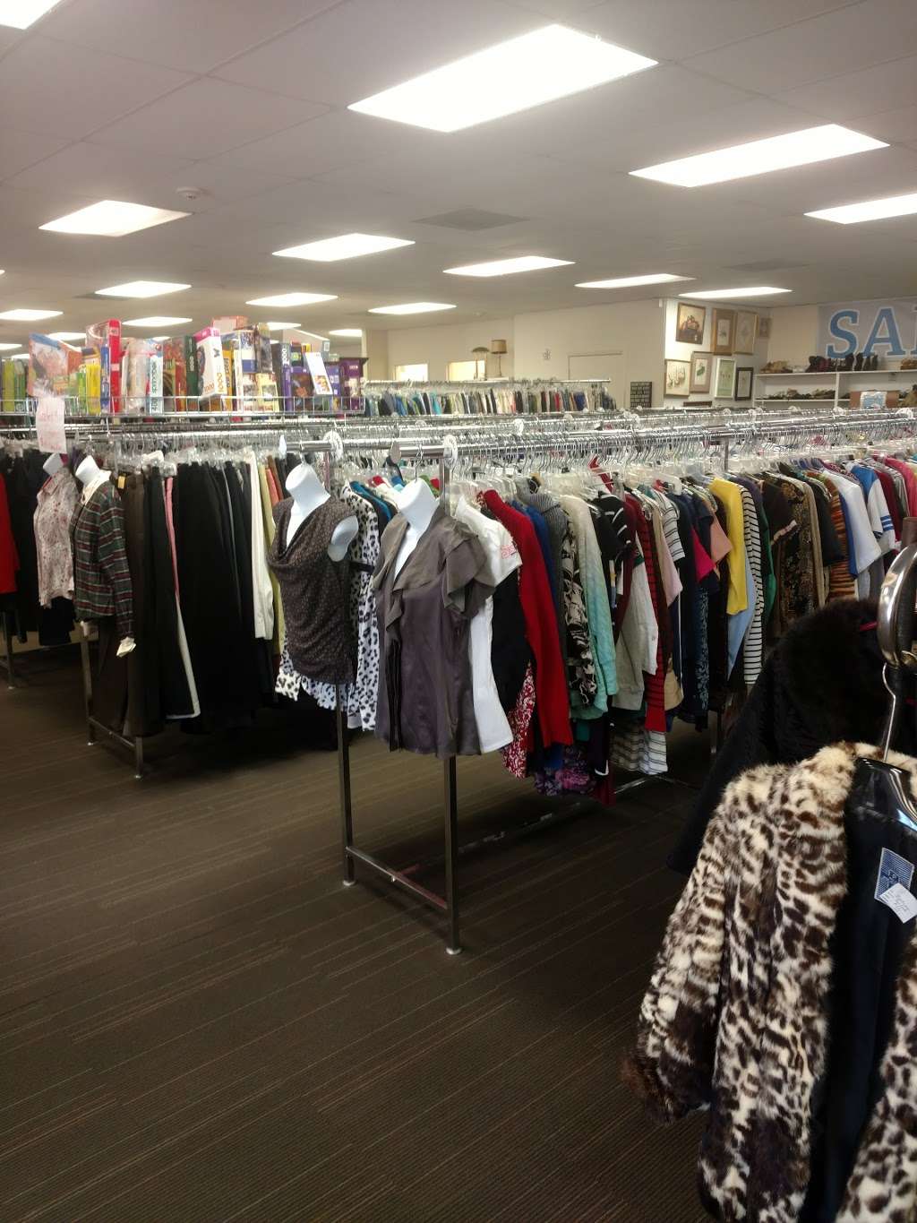 Tri City Churches Resale Shop | 425 Stafford Run Rd, Stafford, TX 77477 | Phone: (281) 499-8833