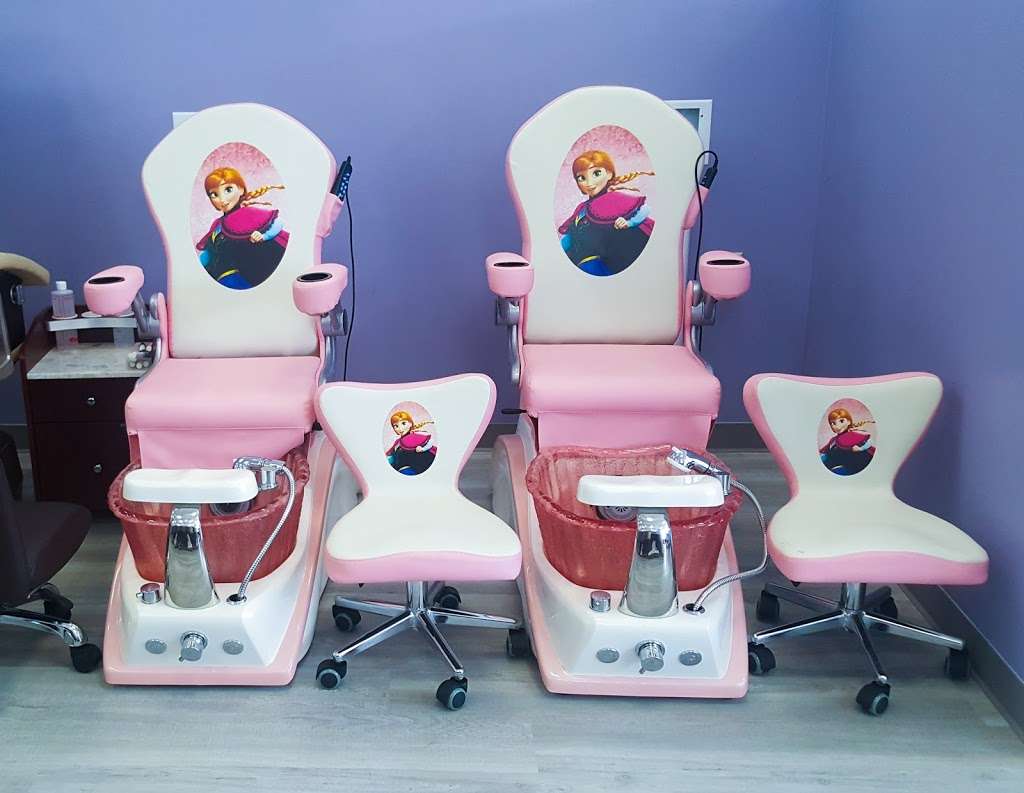 Flawless Nail Lounge & Spa | 138 Bridge St, Weymouth, MA 02191, USA | Phone: (781) 812-0858
