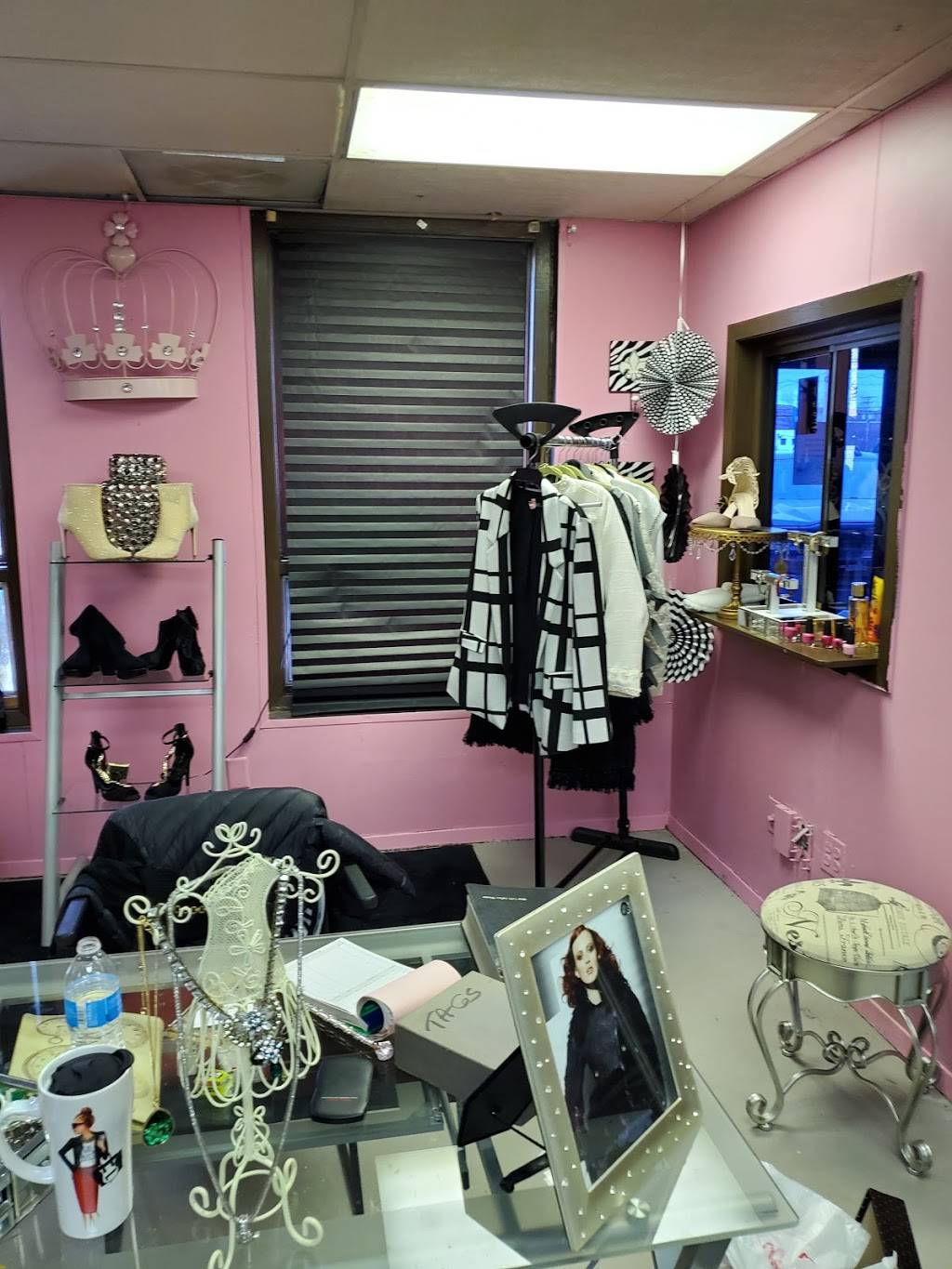 GLAM Boutique | 2025 Dolton Rd, Calumet City, IL 60409, USA | Phone: (708) 990-6259