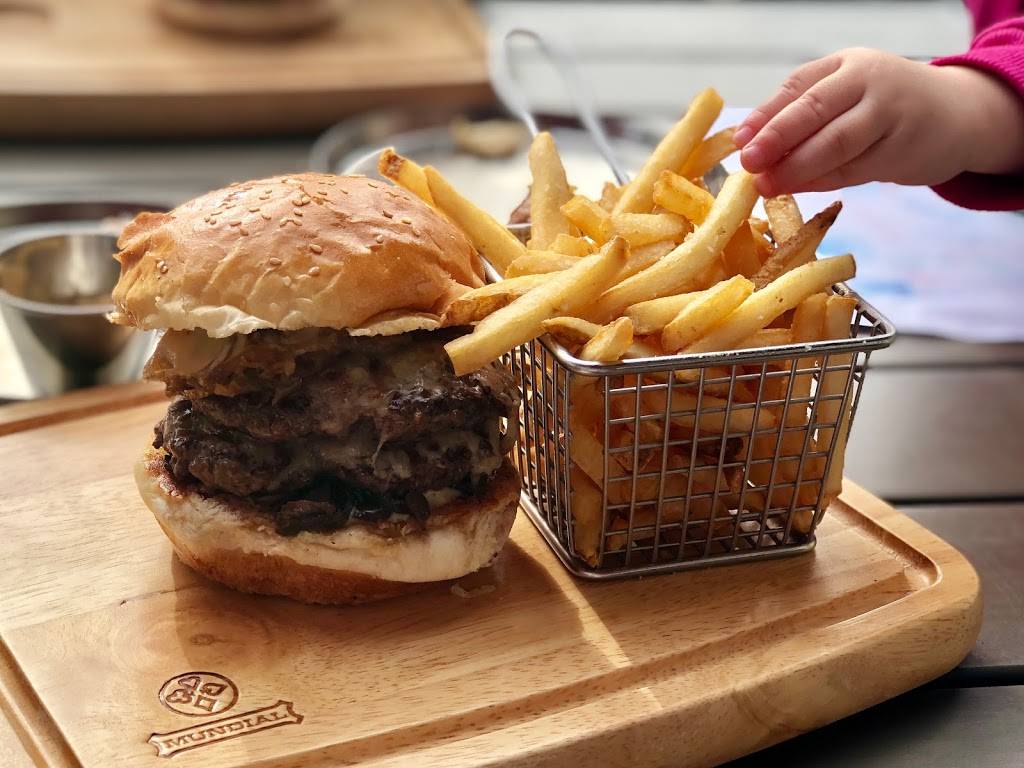 Three Bs Burger & Wine Bar | 911 Harrison Ave, New Orleans, LA 70124, USA | Phone: (504) 249-8025