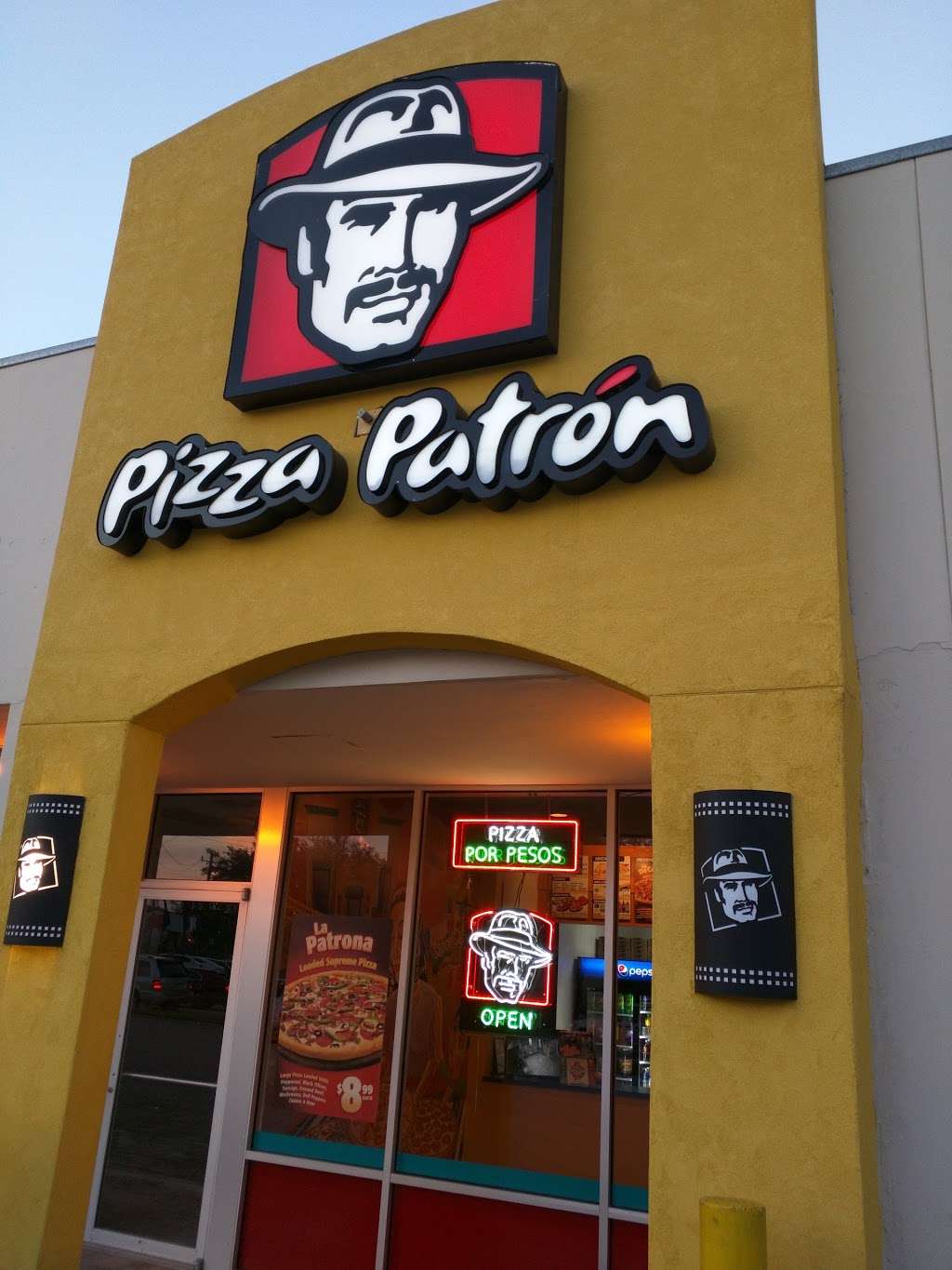 Pizza Patron | 6119 Telephone Rd, Houston, TX 77061, USA | Phone: (713) 847-9191