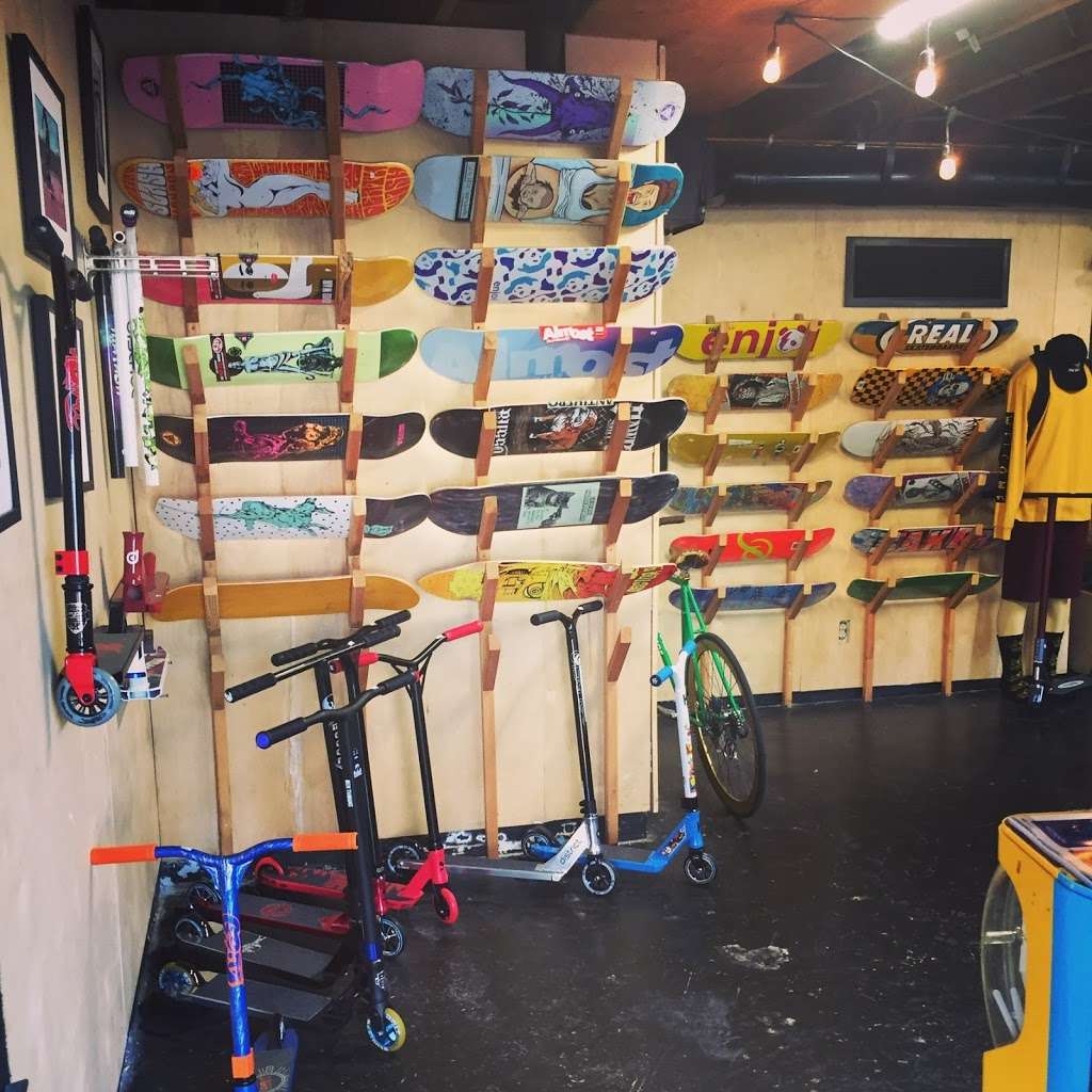 Crown Roots Skate Shop | 2956 Honolulu Ave, Glendale, CA 91214, USA | Phone: (818) 669-1410