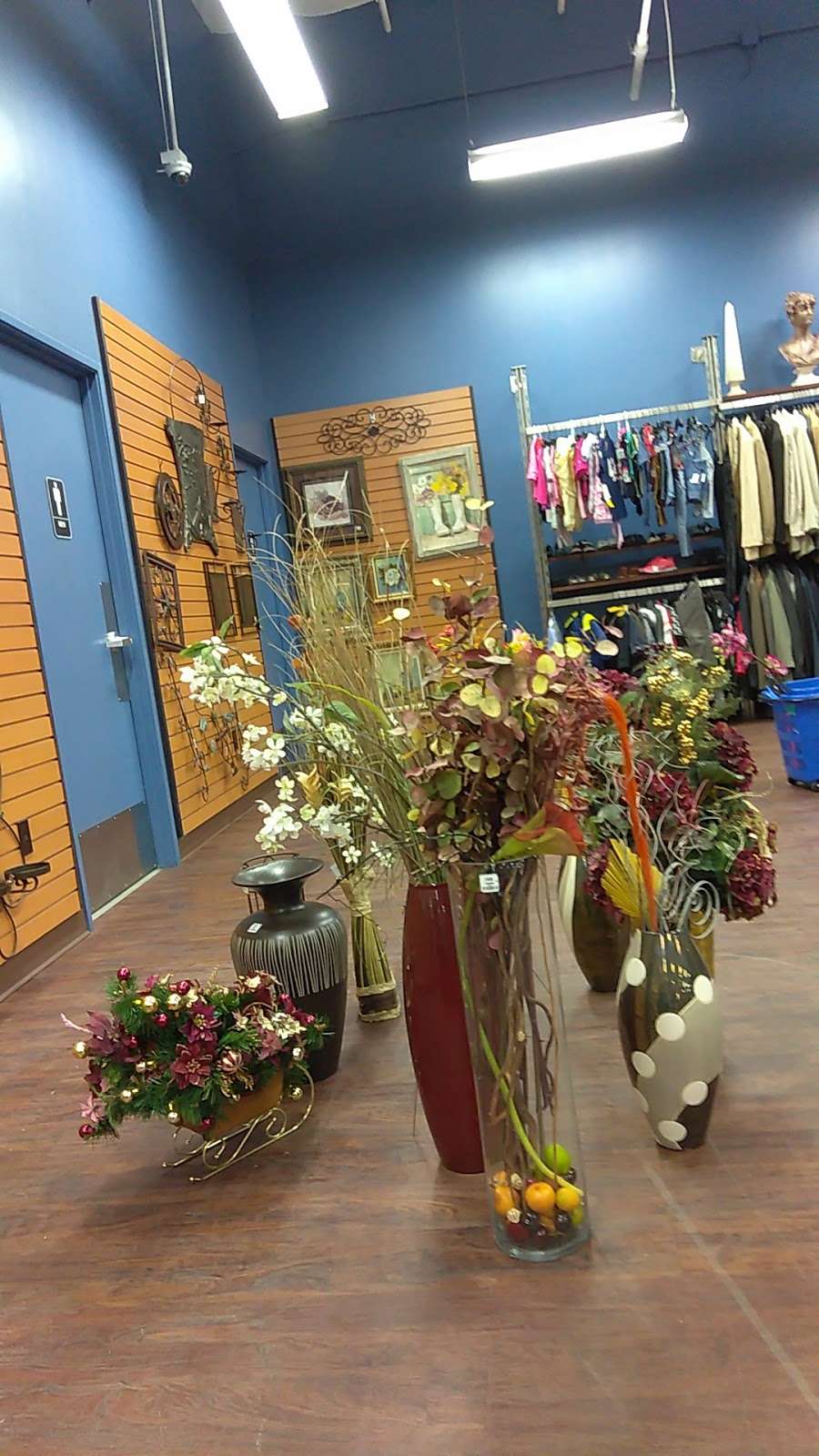 Goodwill Deja Blue Boutique | 10300 W Charleston Blvd, Las Vegas, NV 89135, USA | Phone: (702) 586-1100