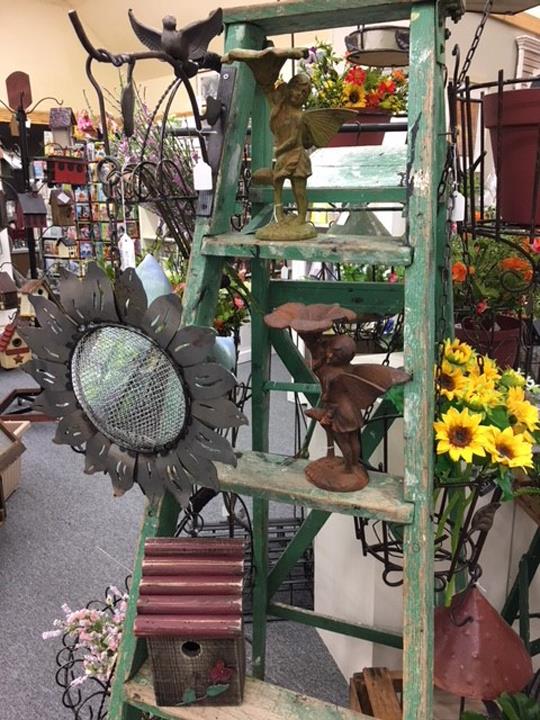 Countryside Village Gifts | 1540 N Division St, Braidwood, IL 60408, USA | Phone: (815) 458-2191