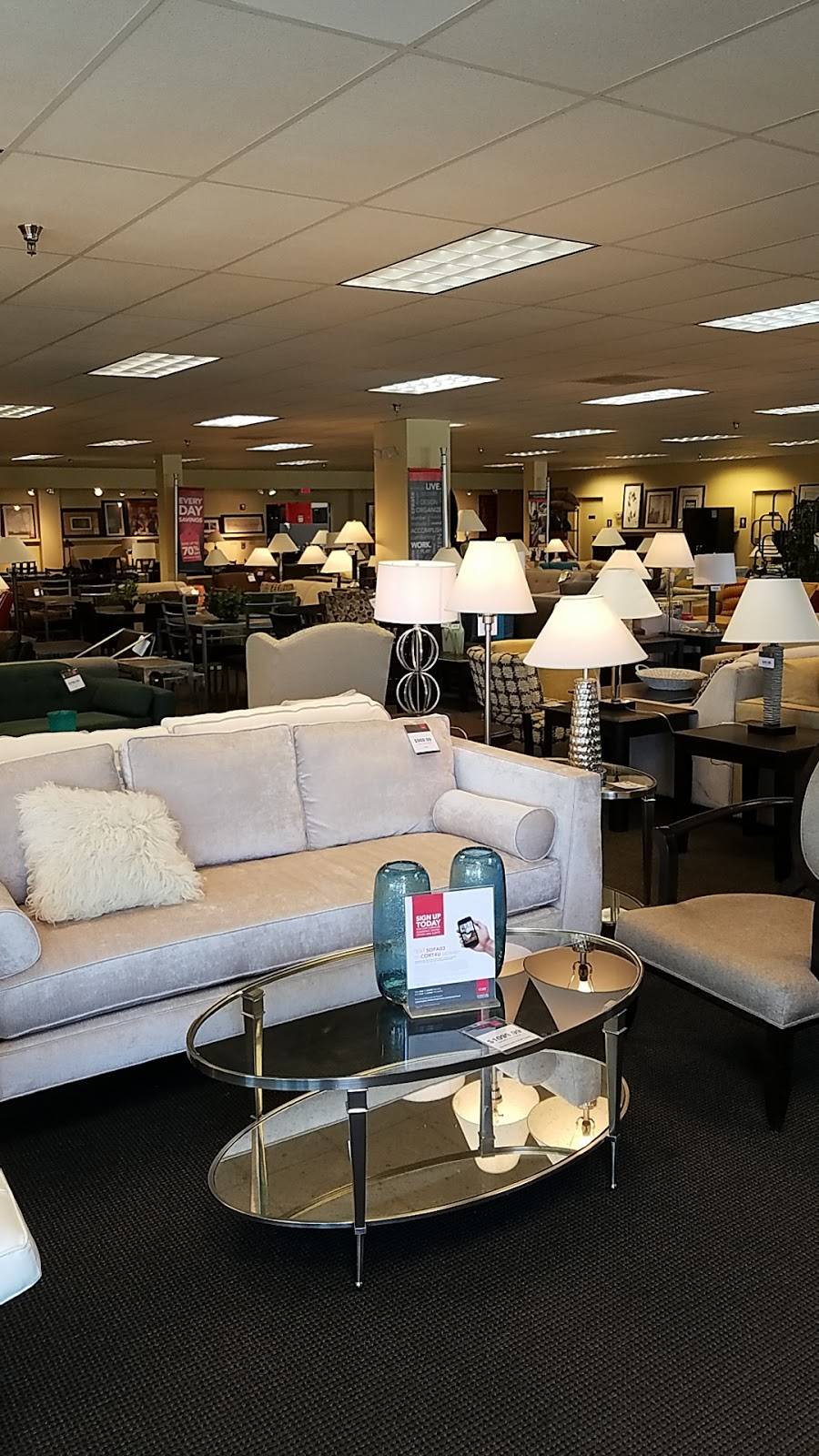 CORT Furniture Outlet | 801 Hampton Park Blvd, Capitol Heights, MD 20743, USA | Phone: (301) 324-8684