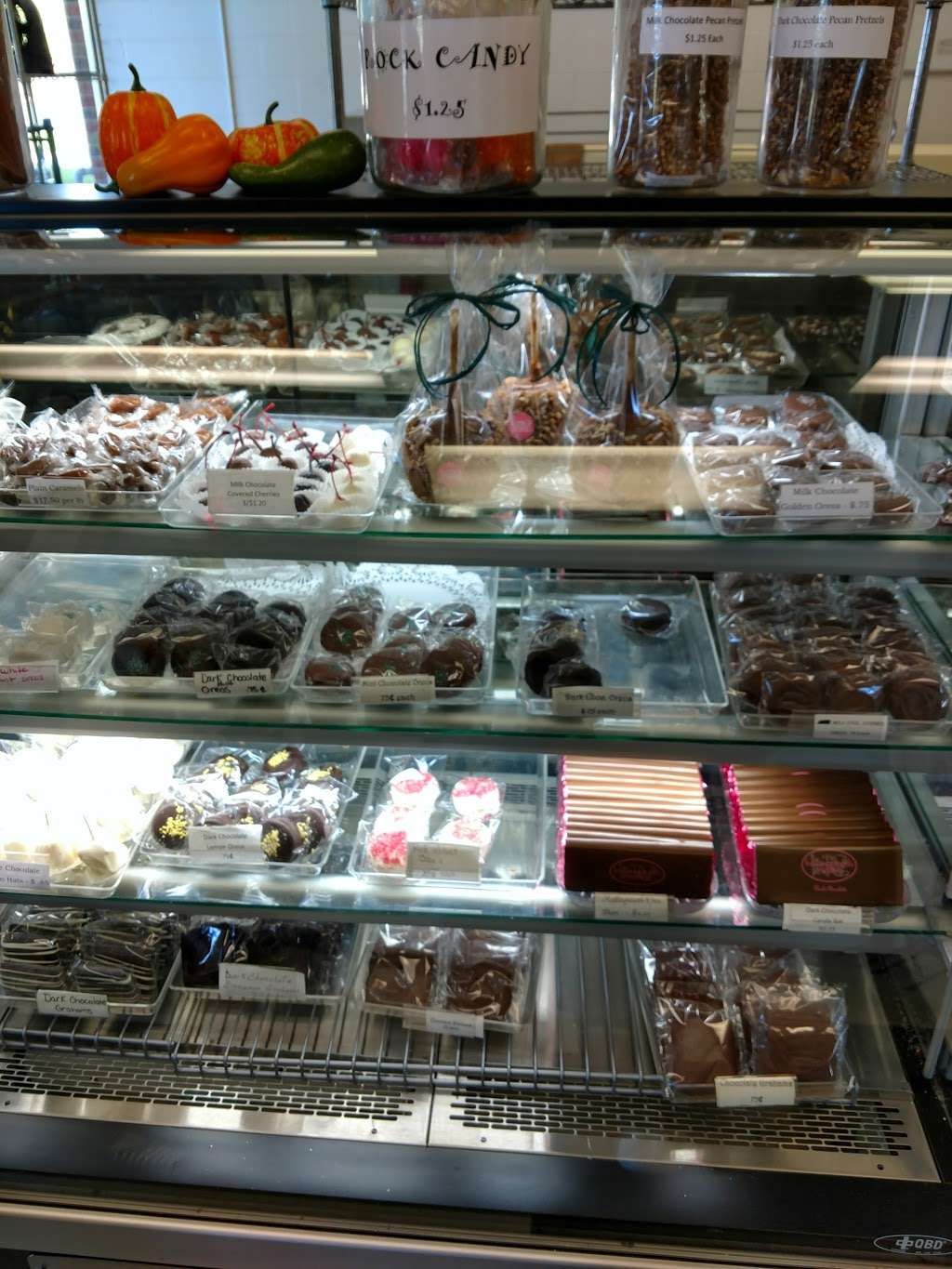 Hollingworth Candies Inc | 926 N State St, Lockport, IL 60441 | Phone: (815) 838-2275