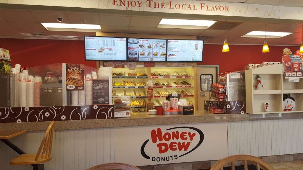 Honey Dew Donuts | 96 N Main St, Carver, MA 01923, USA | Phone: (508) 866-5242