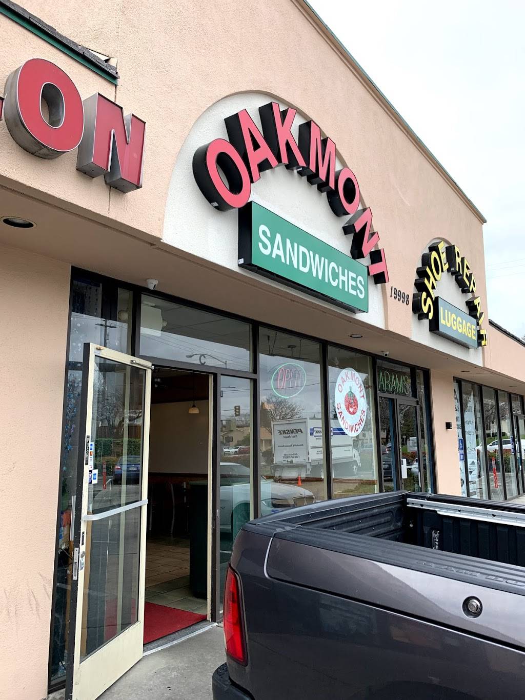 Oakmont Sandwiches | 19998 Homestead Rd, Cupertino, CA 95014, USA | Phone: (408) 252-1702