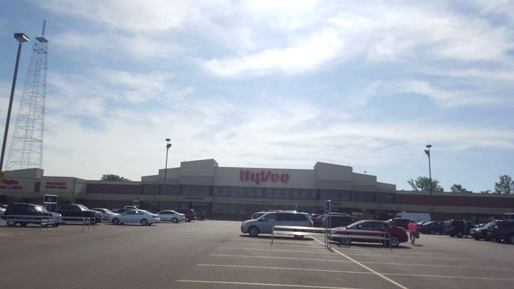 HyVee | St Joseph, MO 64506, USA