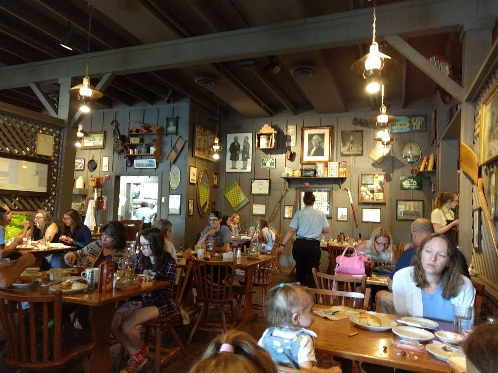 Cracker Barrel Old Country Store | 1048 South St #40, Wrentham, MA 02093, USA | Phone: (508) 384-0477