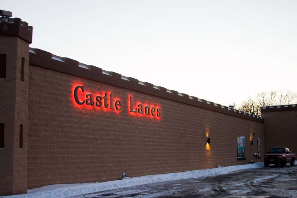 Castle Lanes | 5615 Castle Ct, Racine, WI 53406, USA | Phone: (262) 633-1199