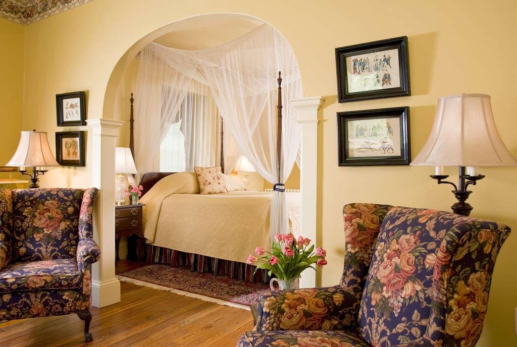 Hamanassett Bed & Breakfast | 115 Indian Springs Dr, Media, PA 19063 | Phone: (610) 459-3000