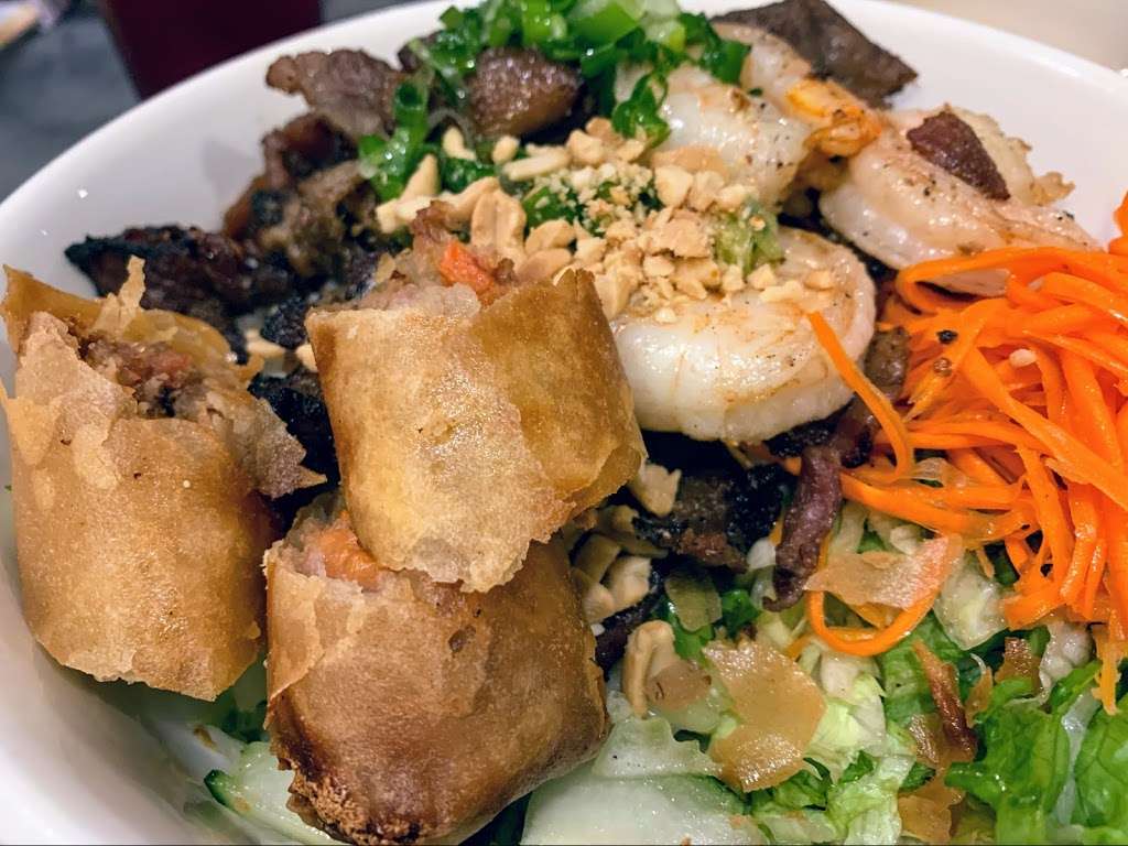 Pho King Awesome Waukesha | 316 W Sunset Dr, Waukesha, WI 53189, USA | Phone: (262) 549-0112