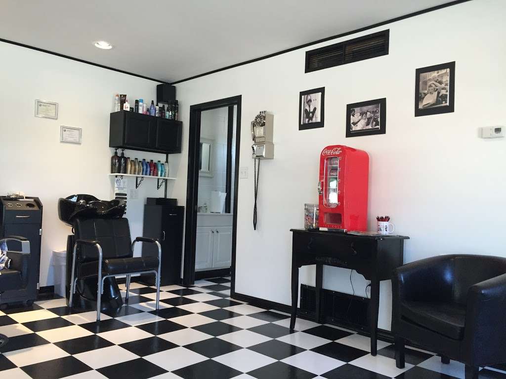 Thompsons Meets Zentress Salon and Barbershop | 2525 Ohio St, Michigan City, IN 46360, USA | Phone: (219) 879-9070
