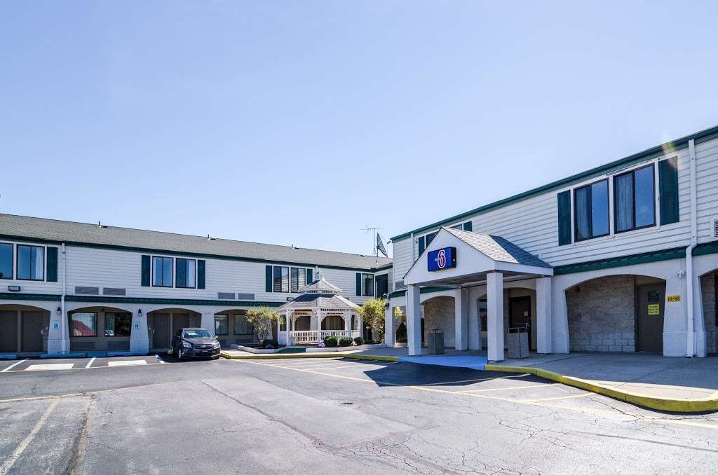 Motel 6 Newark DE | 100 McIntosh Plaza, Newark, DE 19713, USA | Phone: (302) 453-9100