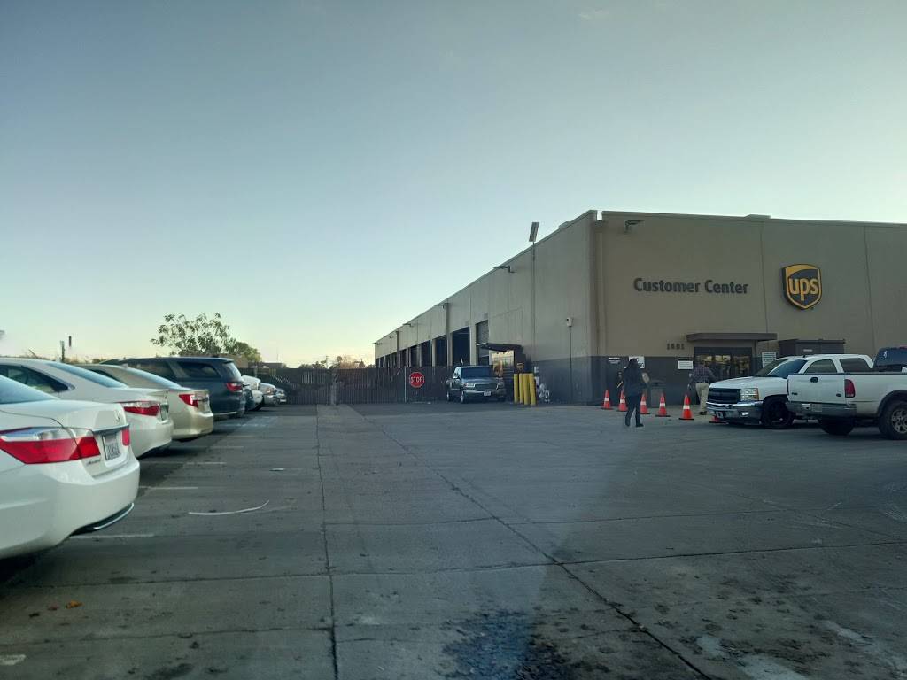 UPS Customer Center | 1601 W McKinley Ave, Fresno, CA 93728 | Phone: (800) 742-5877